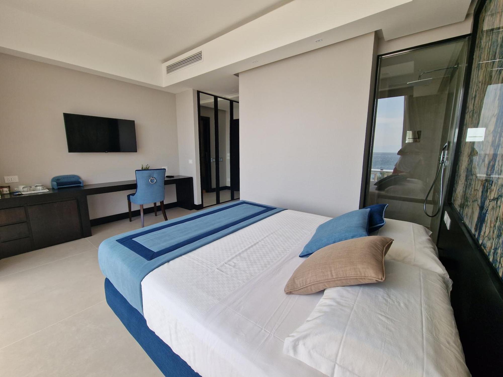 Ngonia Bay Boutique Hotel Мілаццо Екстер'єр фото