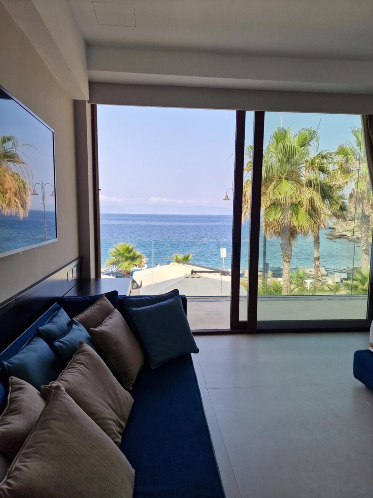 Ngonia Bay Boutique Hotel Мілаццо Екстер'єр фото