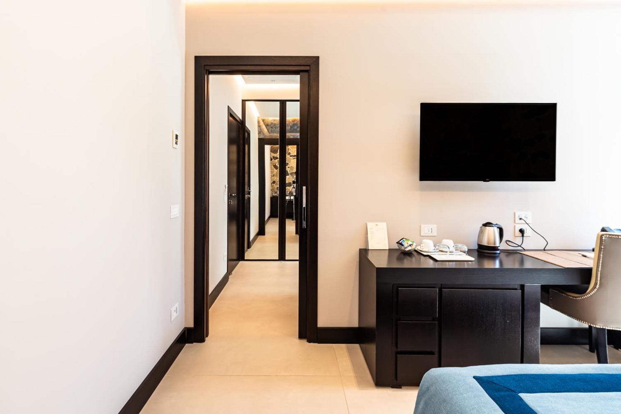 Ngonia Bay Boutique Hotel Мілаццо Екстер'єр фото