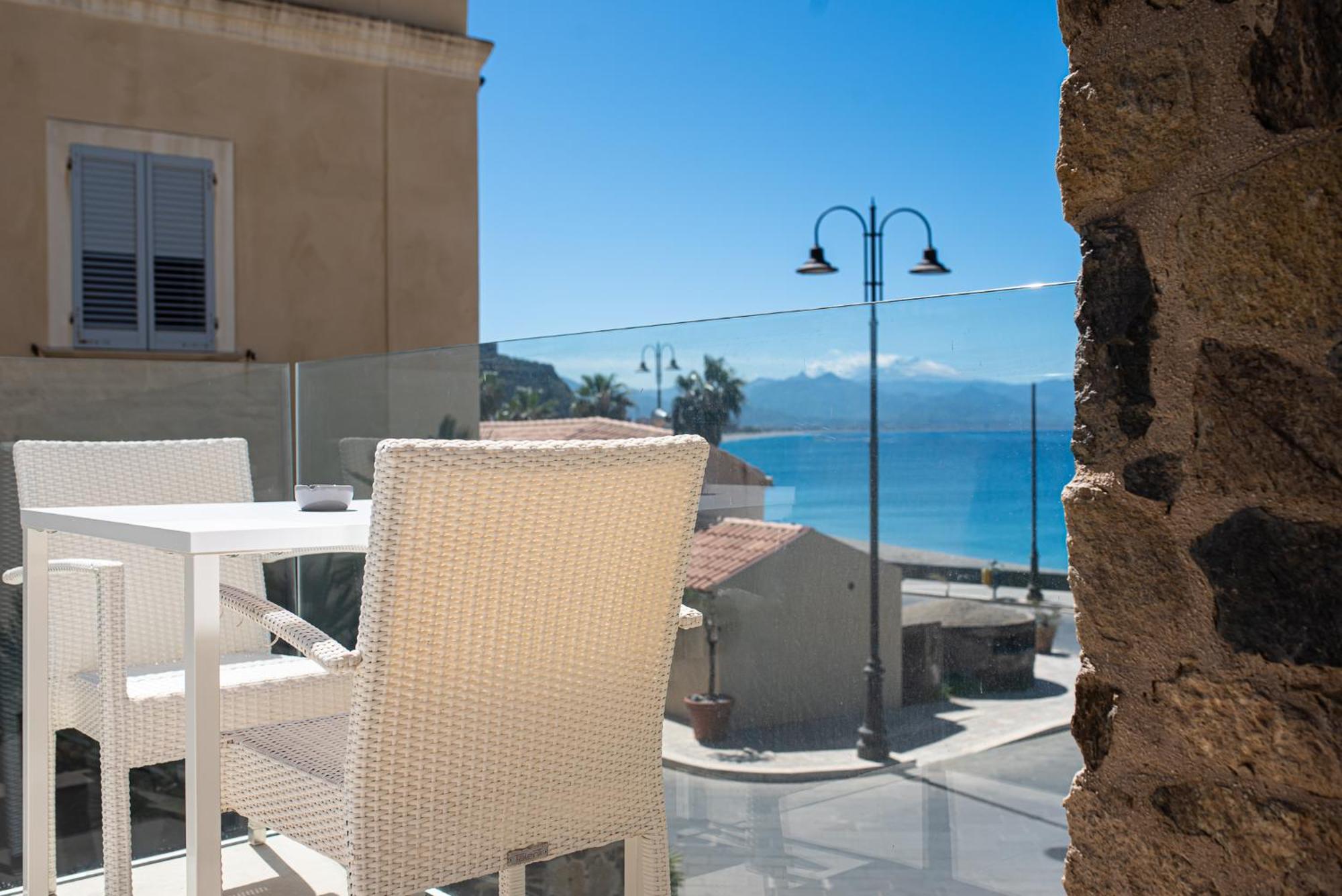 Ngonia Bay Boutique Hotel Мілаццо Екстер'єр фото