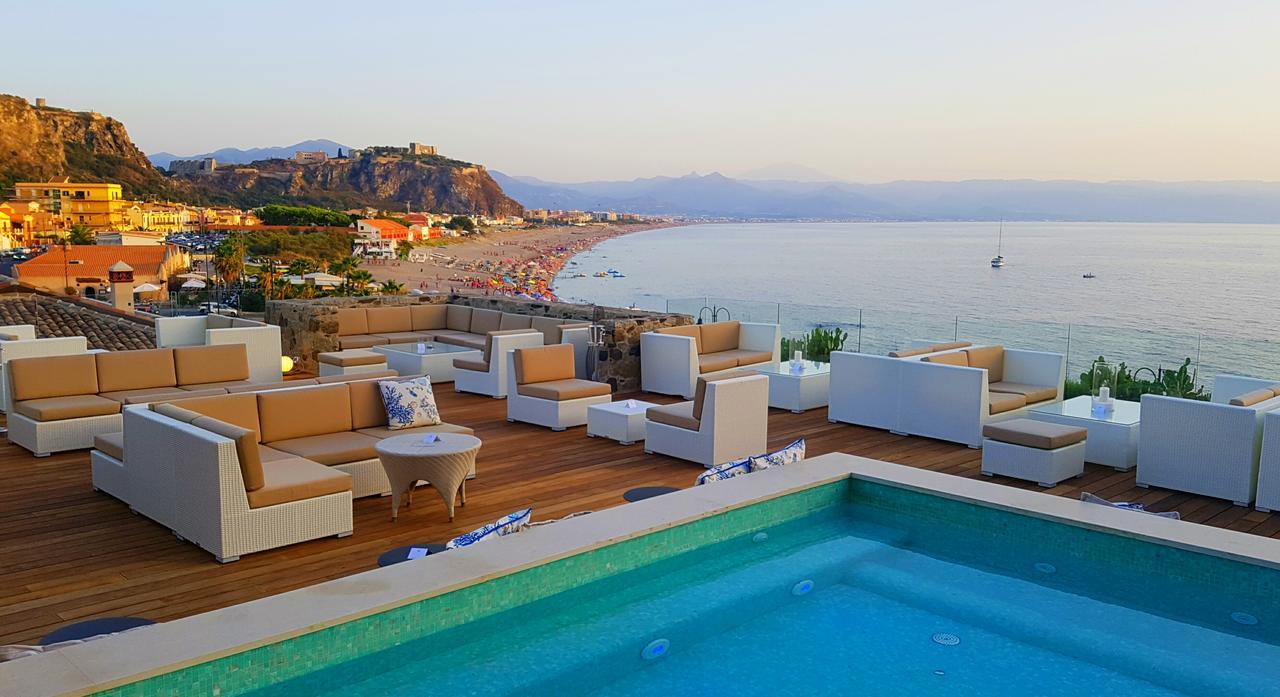Ngonia Bay Boutique Hotel Мілаццо Екстер'єр фото