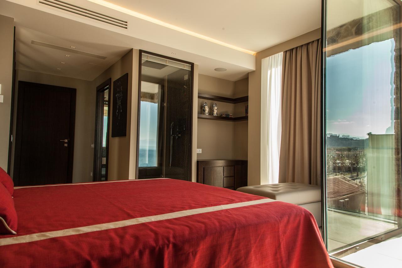Ngonia Bay Boutique Hotel Мілаццо Екстер'єр фото