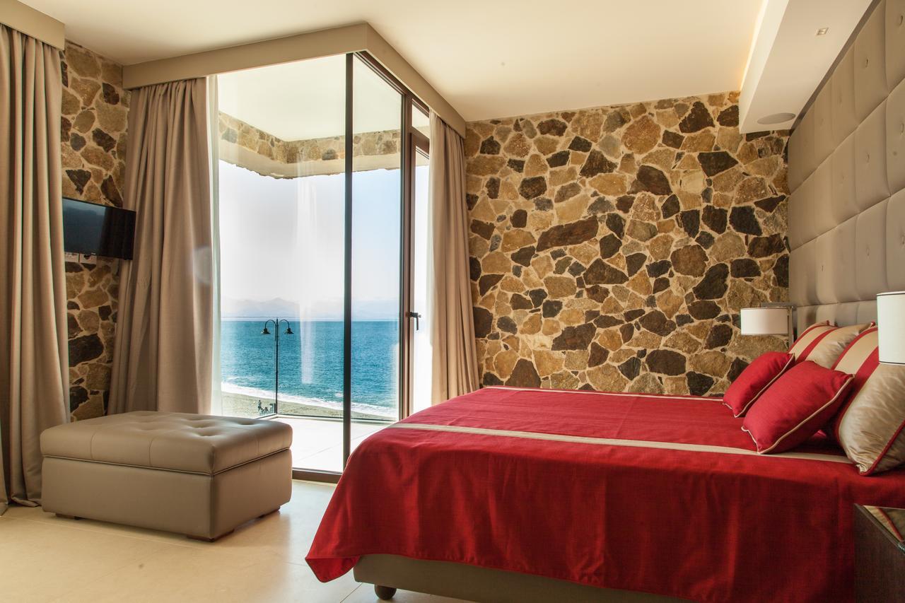Ngonia Bay Boutique Hotel Мілаццо Екстер'єр фото