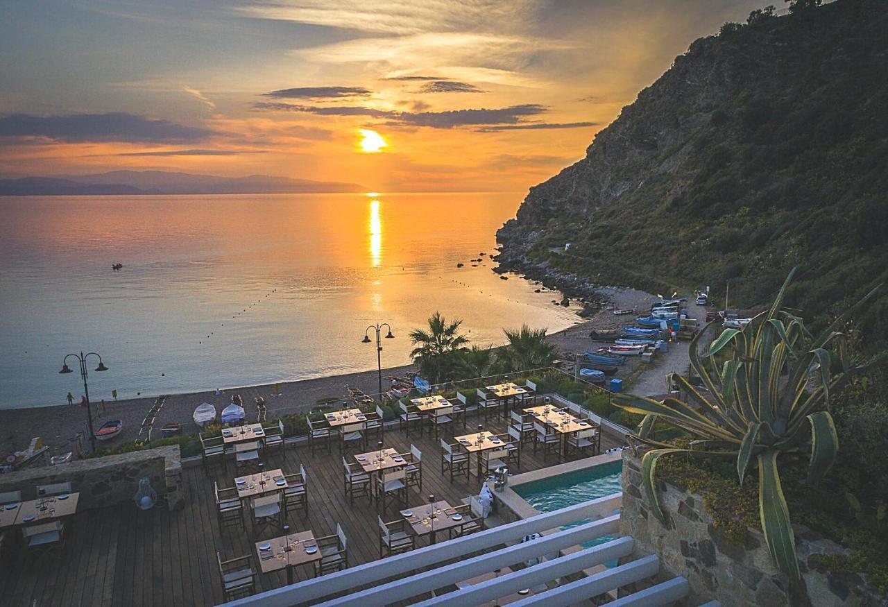 Ngonia Bay Boutique Hotel Мілаццо Екстер'єр фото