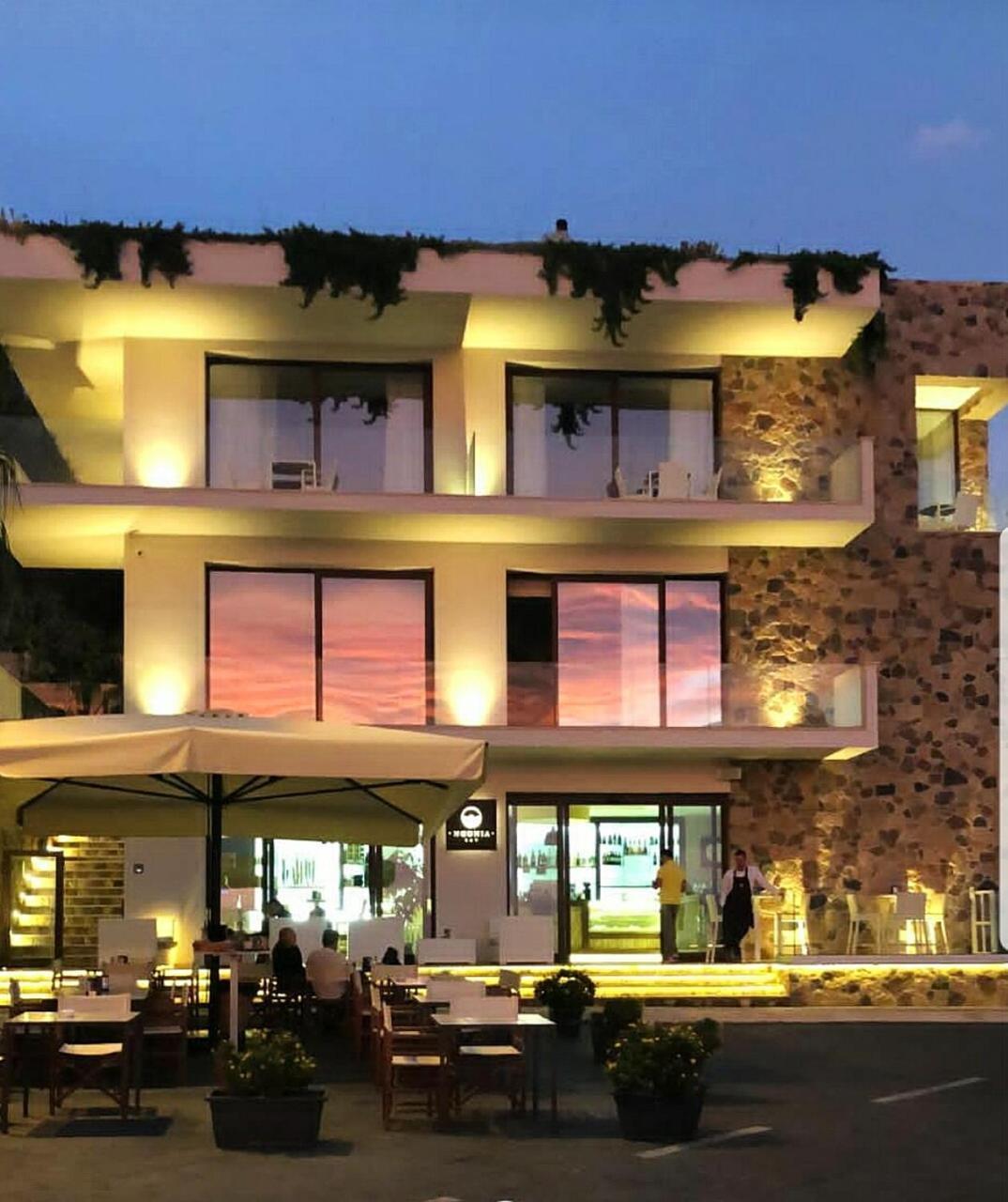Ngonia Bay Boutique Hotel Мілаццо Екстер'єр фото