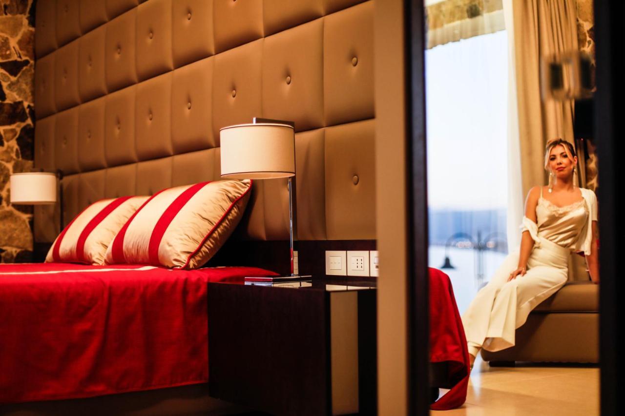 Ngonia Bay Boutique Hotel Мілаццо Екстер'єр фото