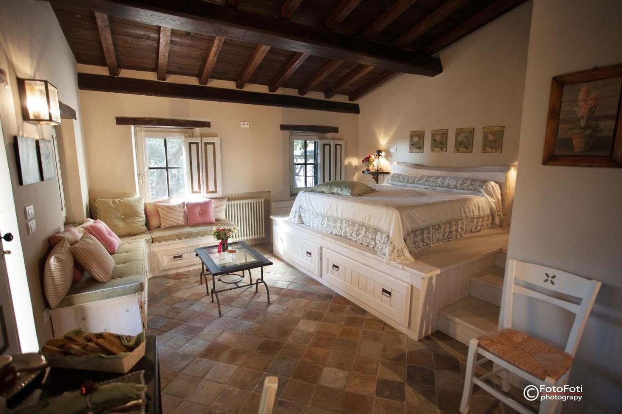 Ngonia Bay Boutique Hotel Мілаццо Екстер'єр фото