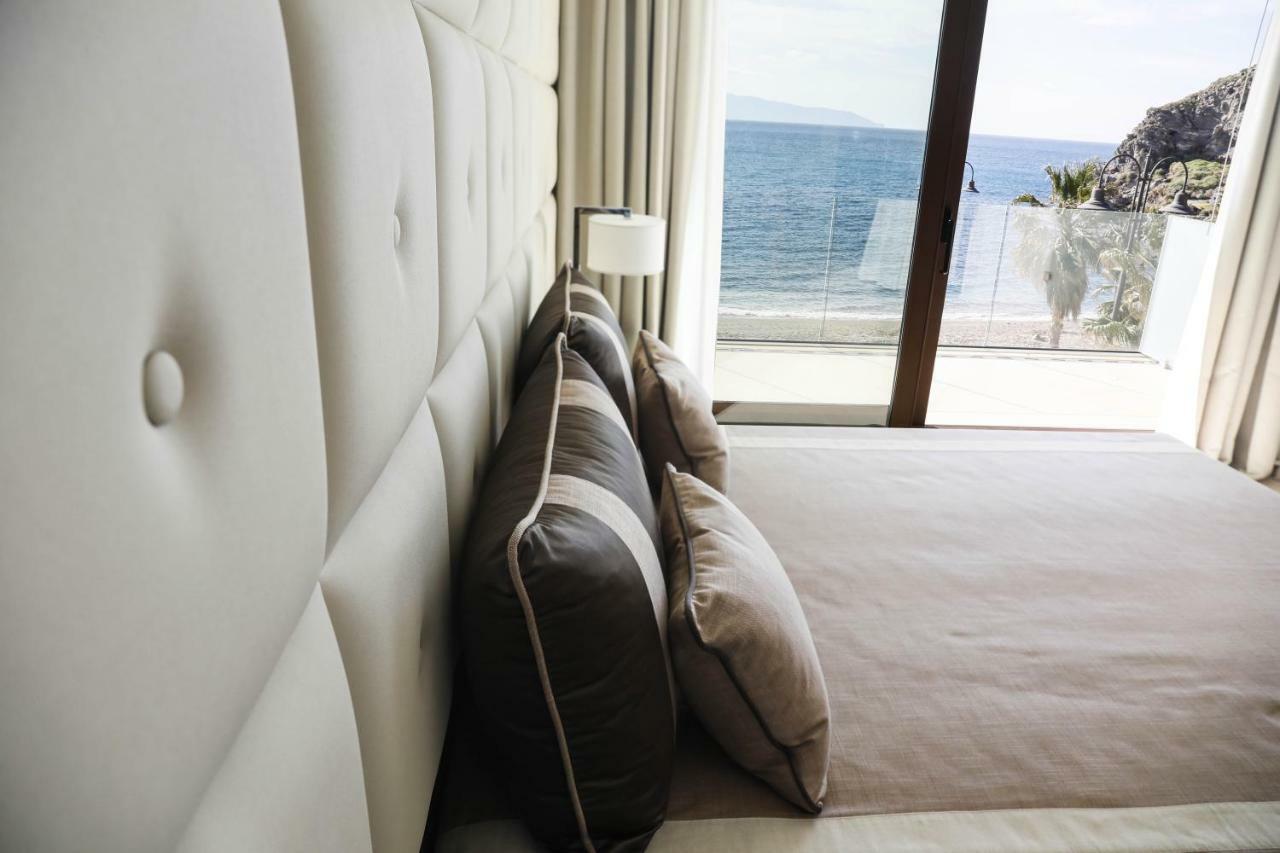 Ngonia Bay Boutique Hotel Мілаццо Екстер'єр фото